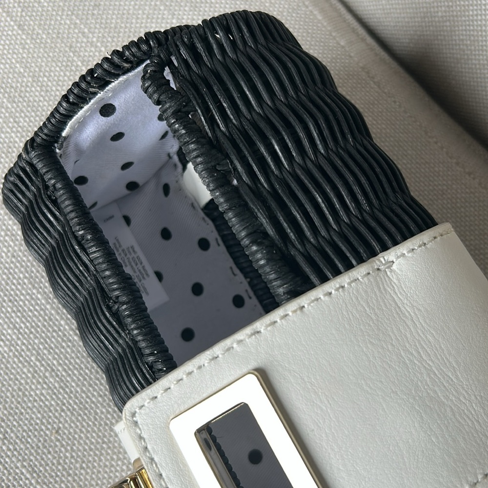 CLUTCH Black Rattan & Ivory Leather with Detachable Goldtone chain Lined EUC - Picture 12 of 14